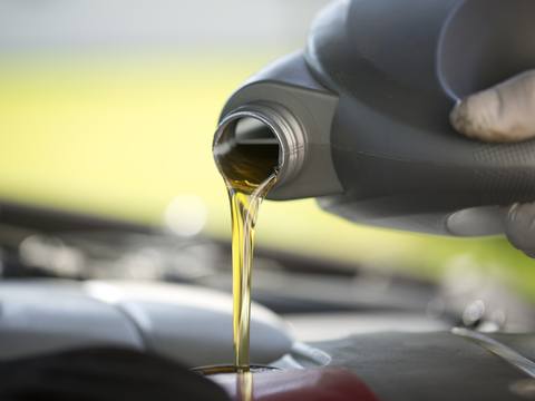 What should I expect during a routine oil change?